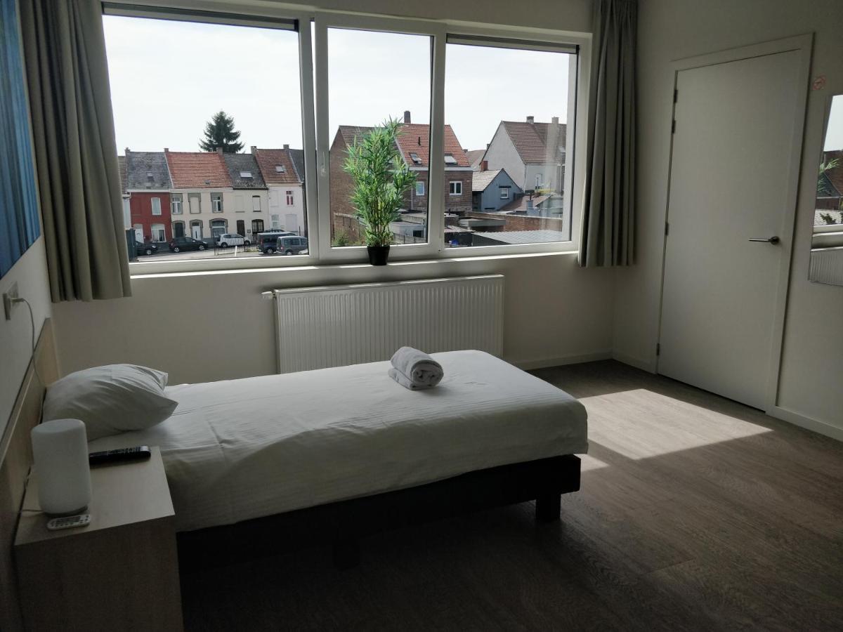 Zorghotel Prinsenhof رونس المظهر الخارجي الصورة